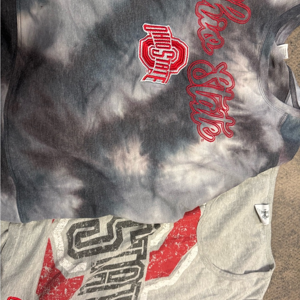 Ohio State Buckeyes Embroidered crewneck  sweatshirt sleevelesssize XL 2 shirts